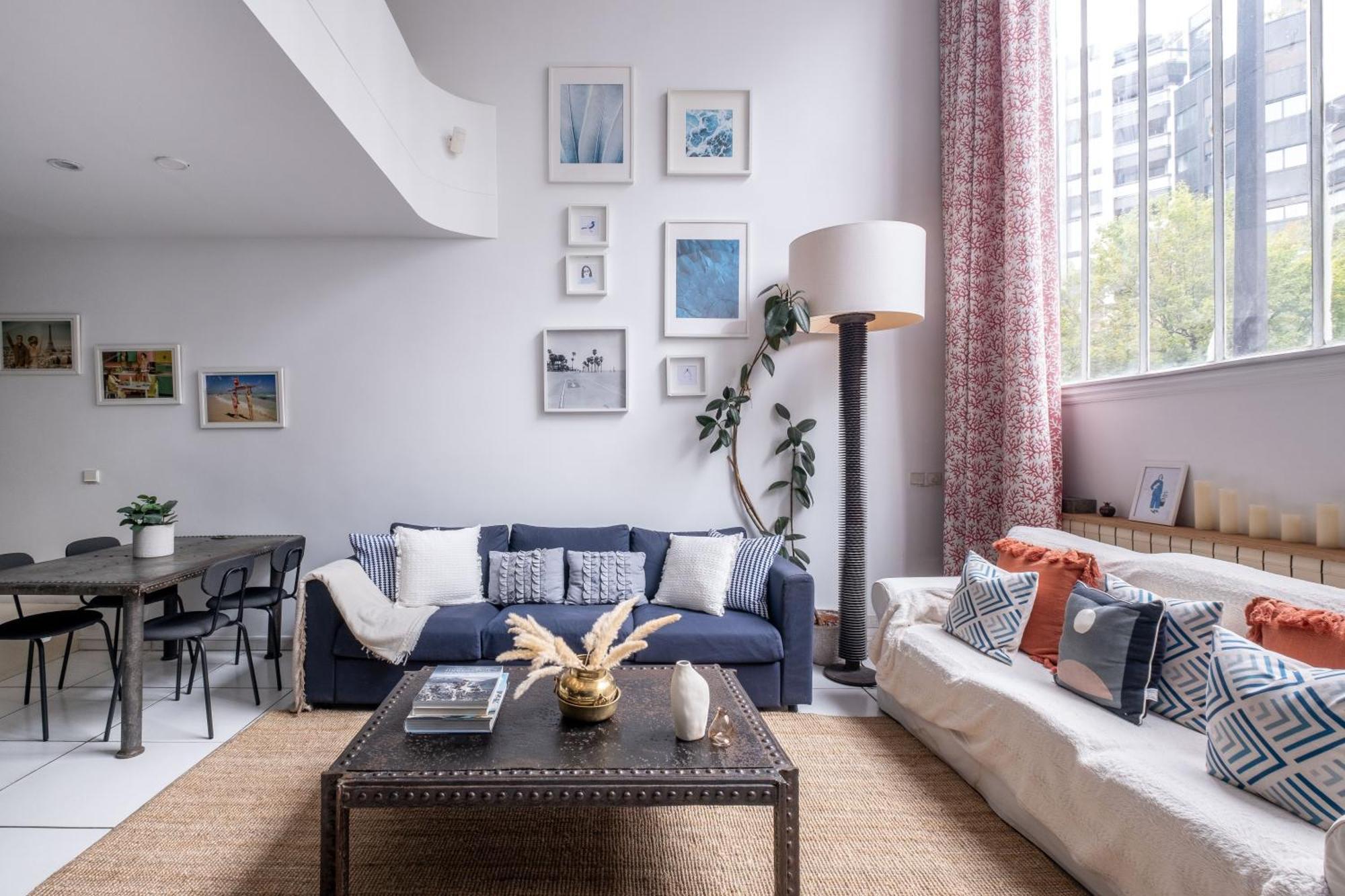 Appartement Loft D Exception Au Pied Des Champs-elysees