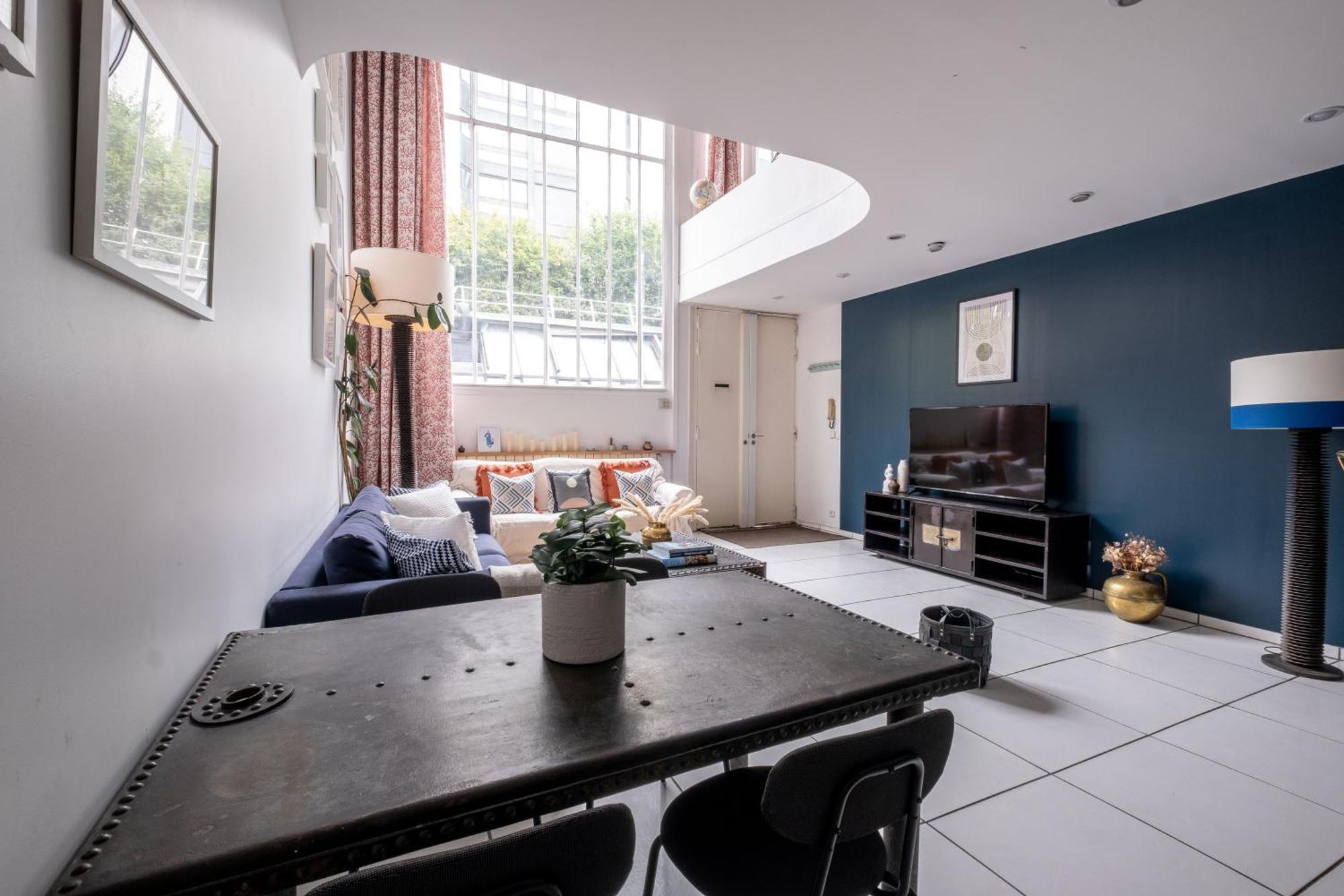 Loft D Exception Au Pied Des Champs-elysees Appartement Paris