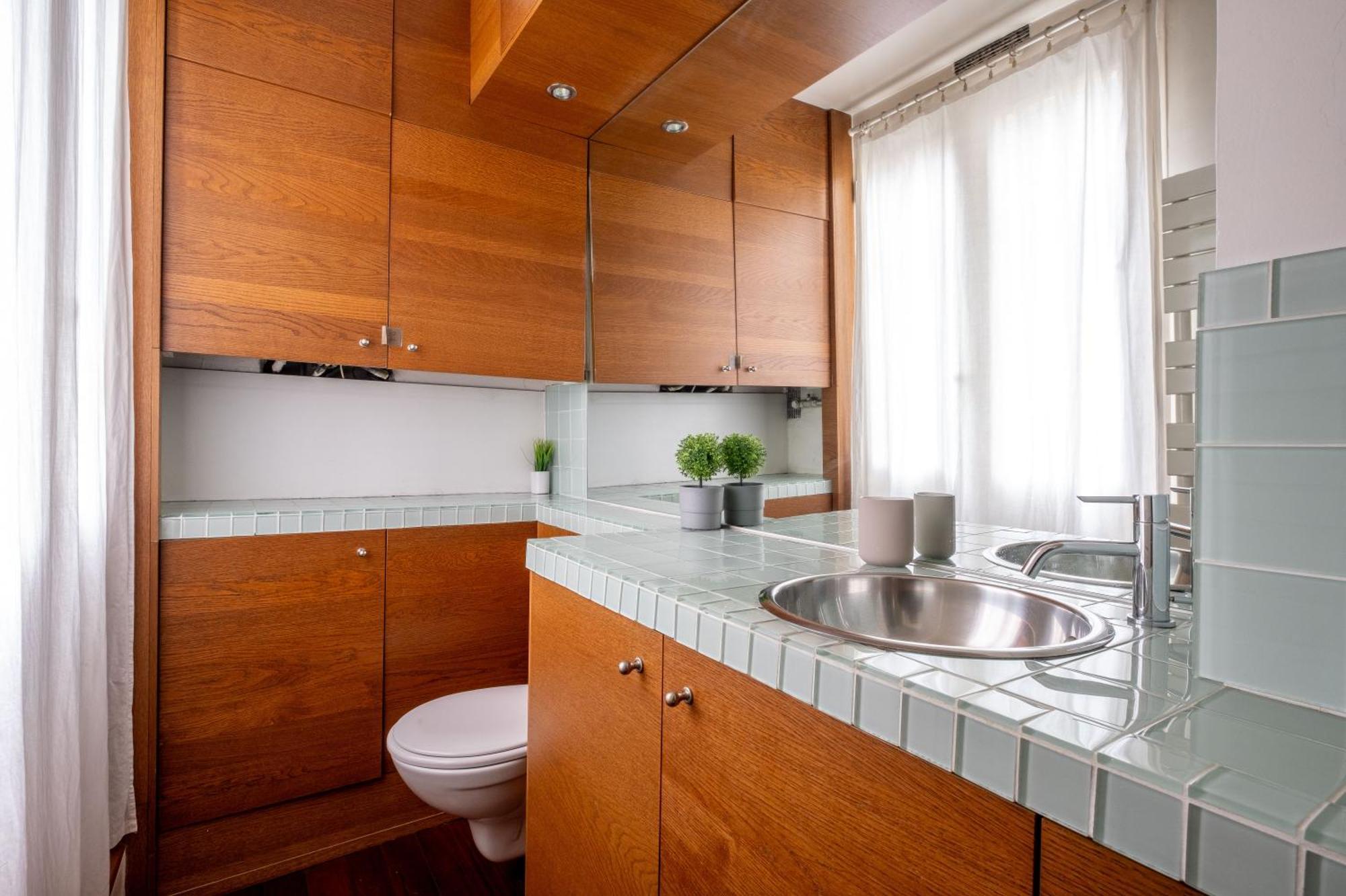 Loft D Exception Au Pied Des Champs-elysees Appartement
